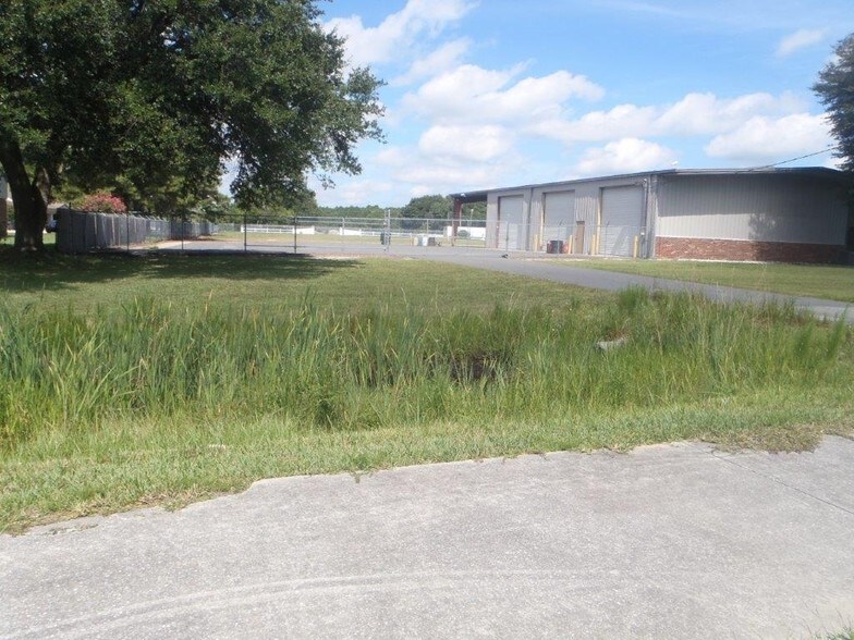 More Photos Of 979 Point Peter Rd, Saint Marys Warehouse For Lease