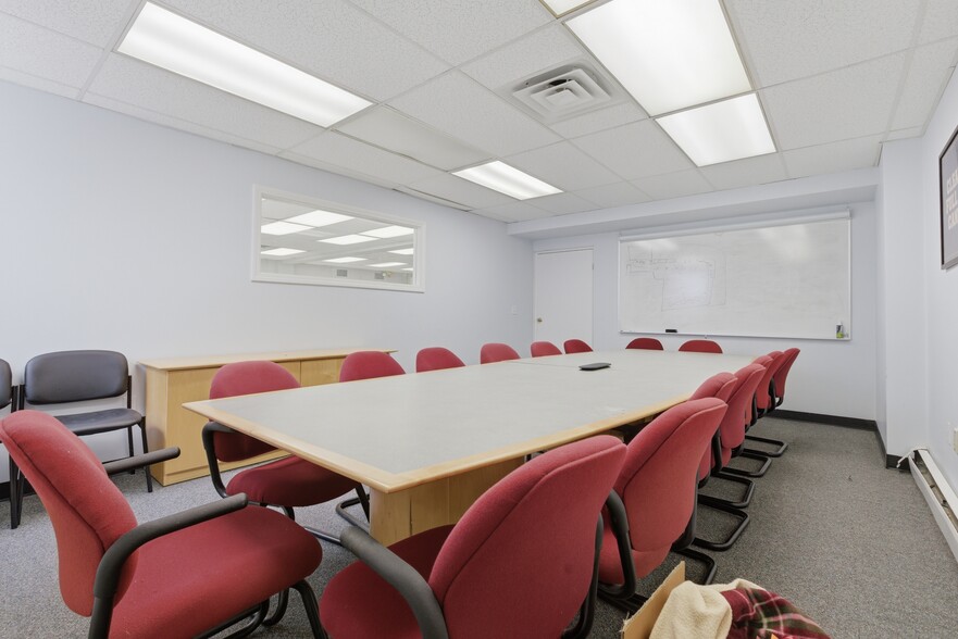More Photos Of 174 Green St, Melrose Office For Sale