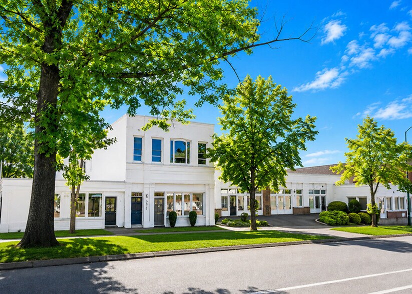 More Photos Of 720 Market St, Kirkland Office For Lease