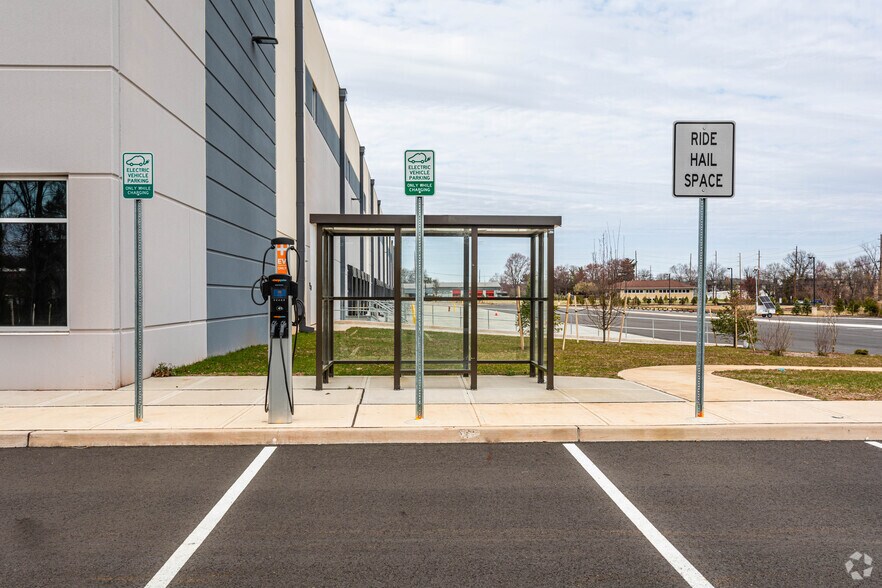 More Photos Of 1 Wiley Dr, Somerset Distribution For Lease