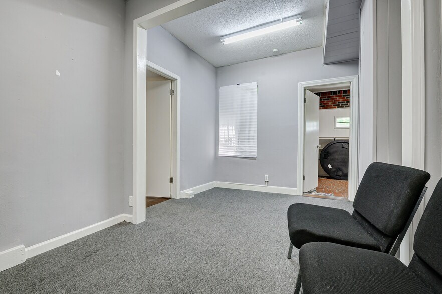 More Photos Of 2601 Prospect St, Houston Medical For Sale