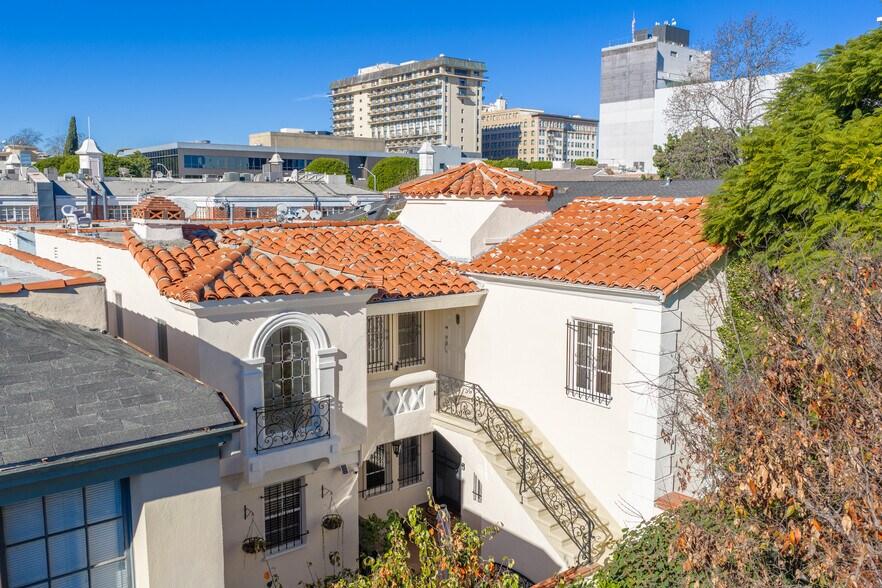 More Photos Of 205 S Reeves Dr, Beverly Hills Apartments For Sale