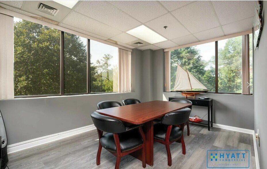 More Photos Of 147 Old Solomons Island Rd, Annapolis Medical For Sale