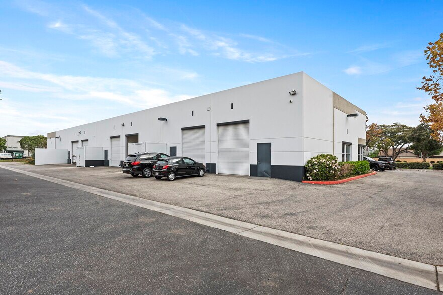 More Photos Of 2101 S Rose Ave, Oxnard Warehouse For Sale