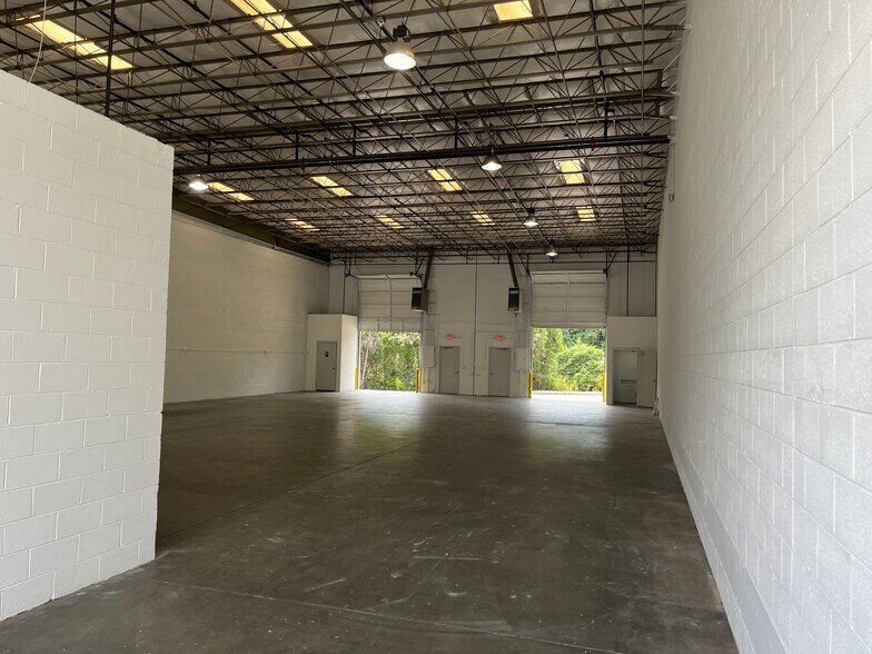 More Photos Of 963 N Burnt Hickory Rd, Douglasville Unknown For Lease