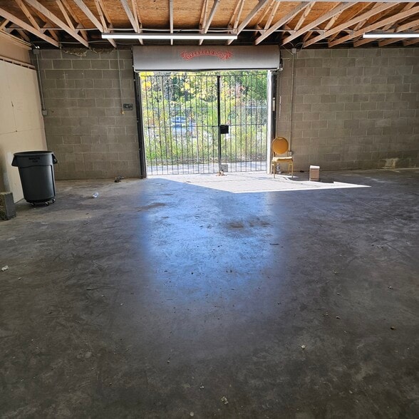 More Photos Of 7930 Pulaski Hwy, Rosedale Warehouse For Lease