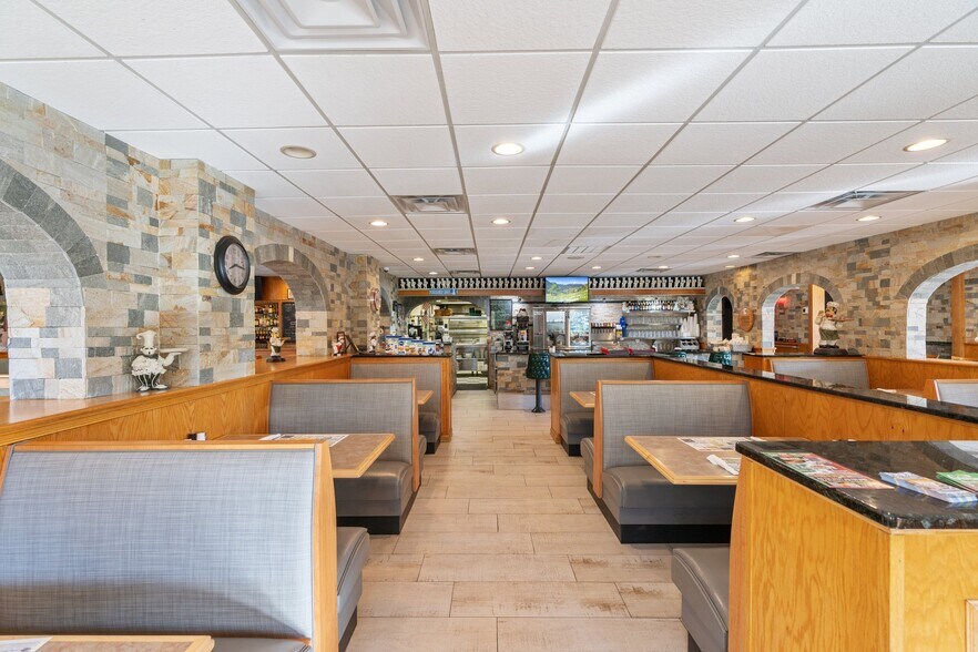 More Photos Of 232 W Moorestown Rd, Wind Gap Restaurant For Sale