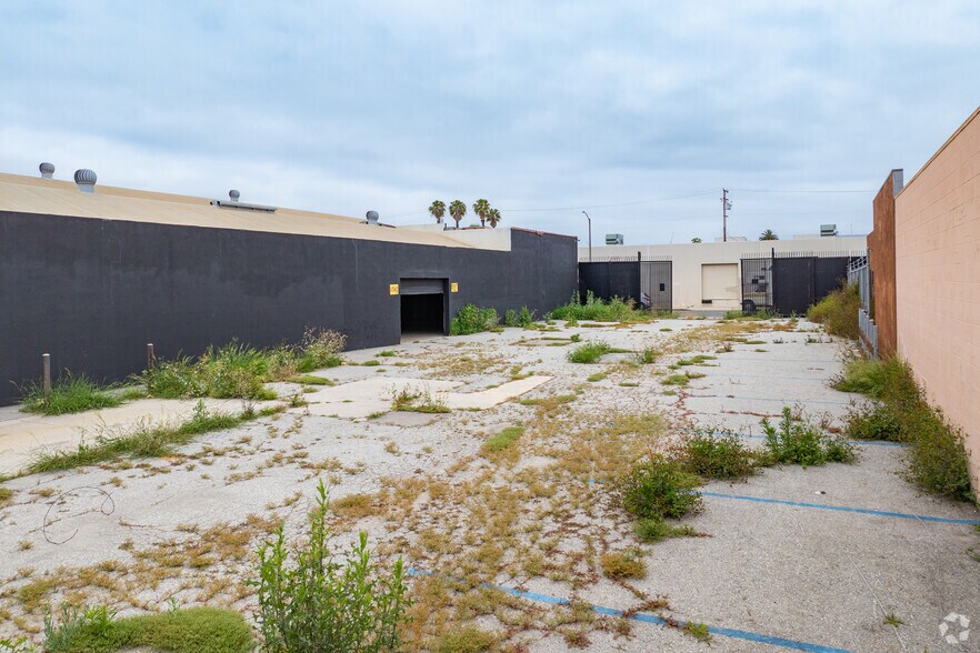 More Photos Of 728-730 W Esther St, Long Beach Warehouse For Sale