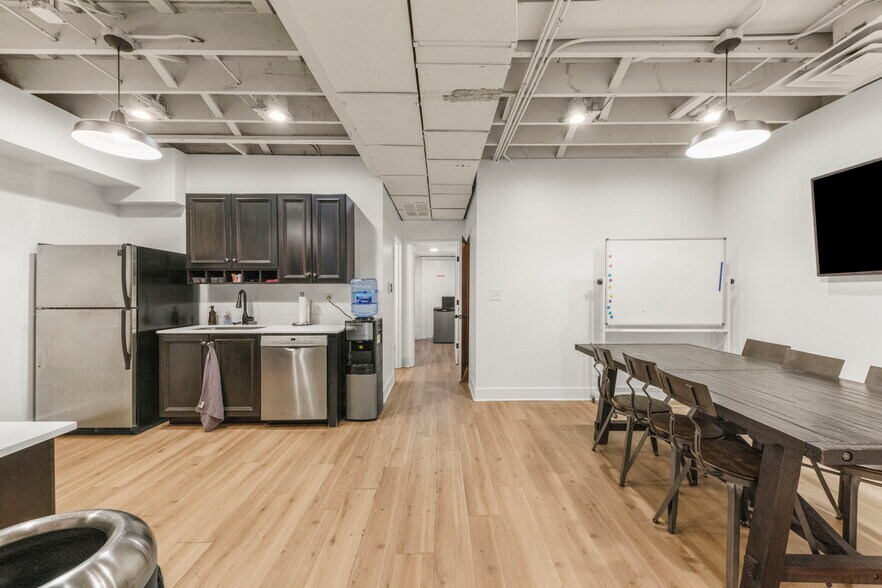 More Photos Of 175 N Washington St, Wheaton Office Residential For Sale