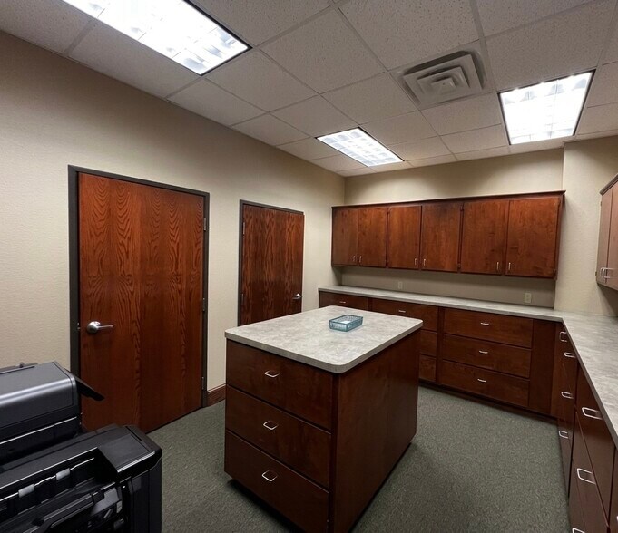 More Photos Of 661 W Central Texas Expy, Harker Heights Office For Lease