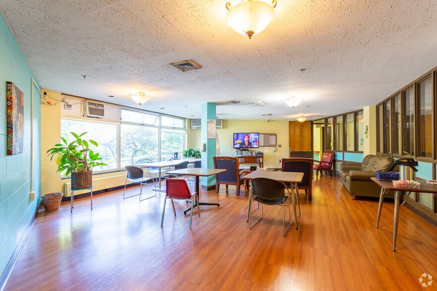 More Photos Of 1890 E Apple Ave, Muskegon Assisted Living For Sale