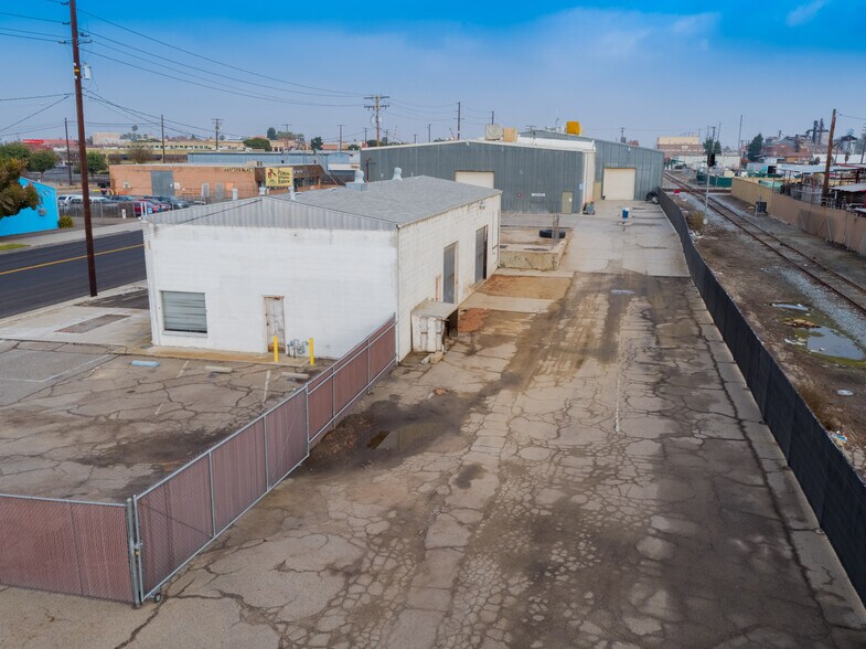 More Photos Of 505 W 6th St, Hanford Warehouse For Sale
