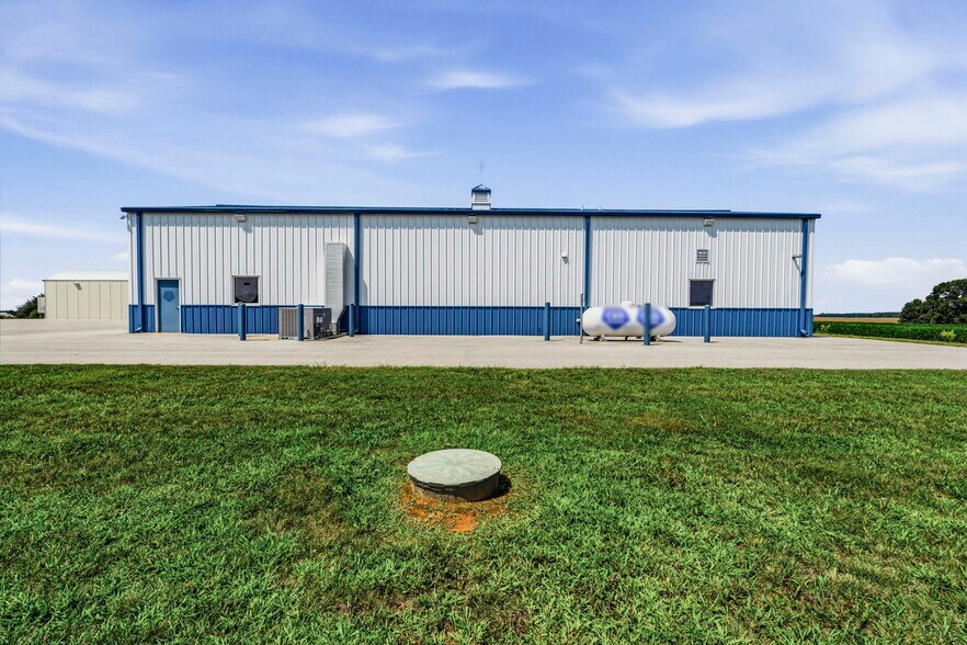 More Photos Of 4395 Witt rd, Franklin Manufacturing For Sale
