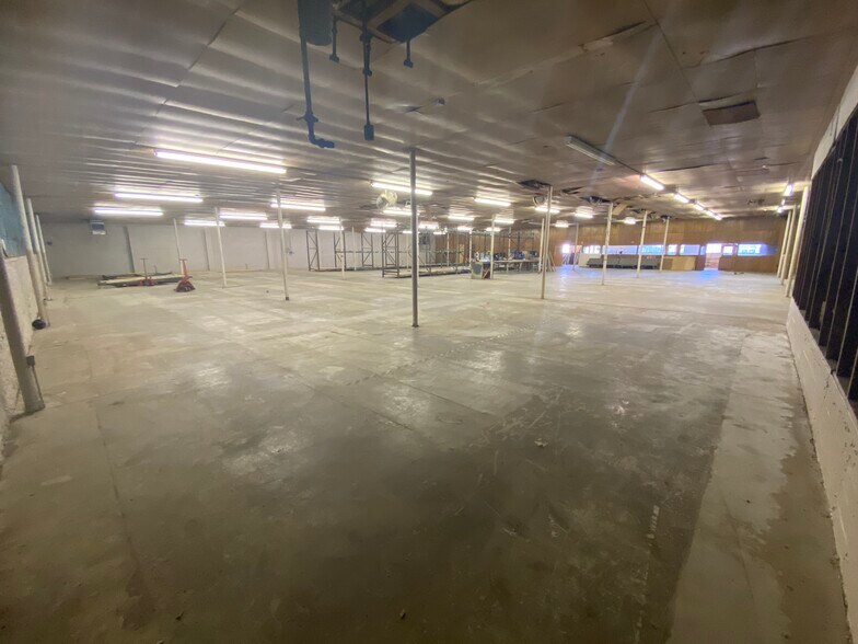 More Photos Of 1500 W Main St, Oklahoma City Warehouse For Lease