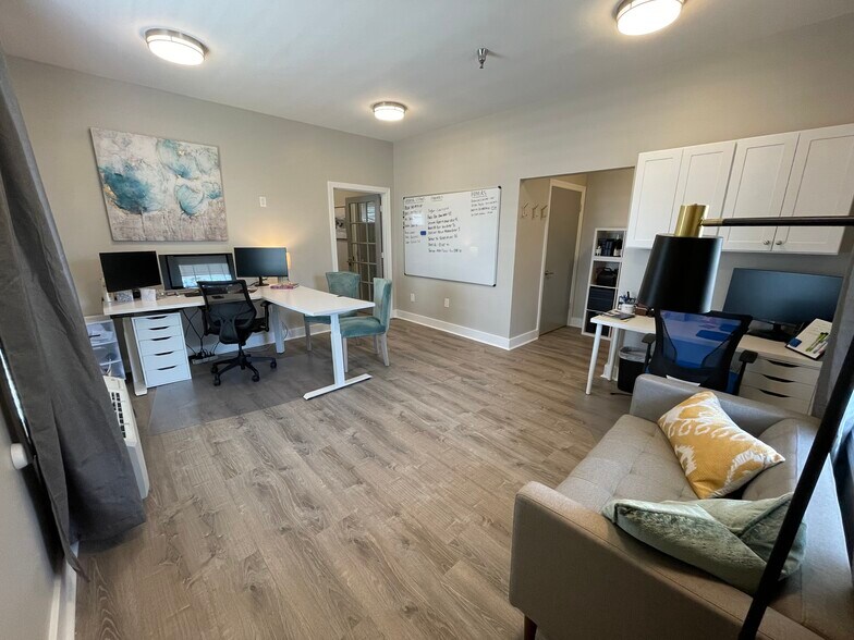 More Photos Of 6478 Putnam Ford Dr, Woodstock Office For Lease