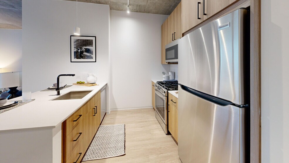 More Photos Of 1717 S Michigan Ave, Chicago Apartments For Lease