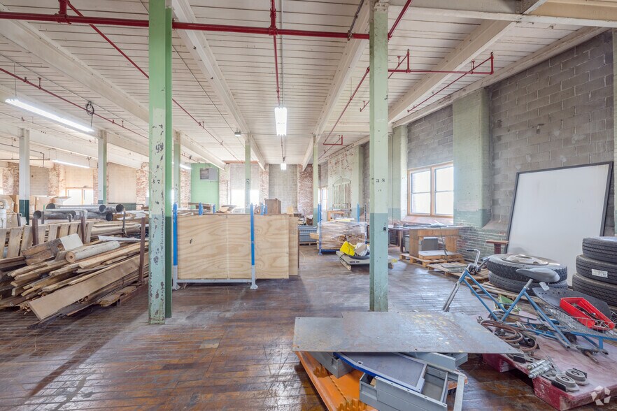 More Photos Of 11 Cove St, New Bedford Manufacturing For Sale