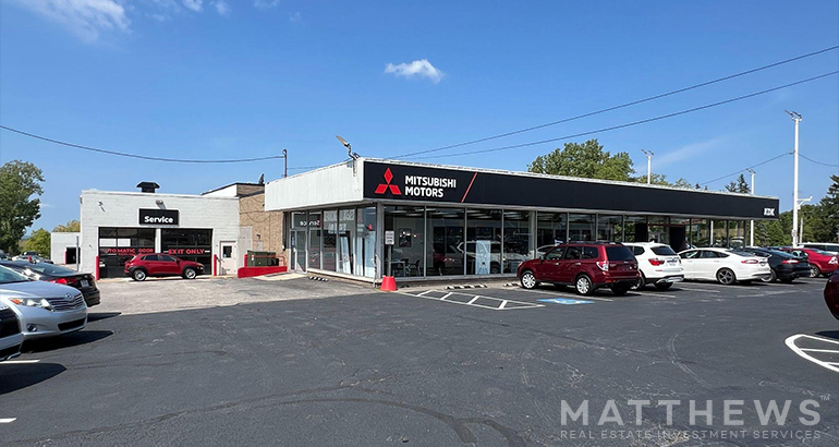 Primary Photo Of 1710 Pearl Rd, Brunswick Auto Dealership For Sale