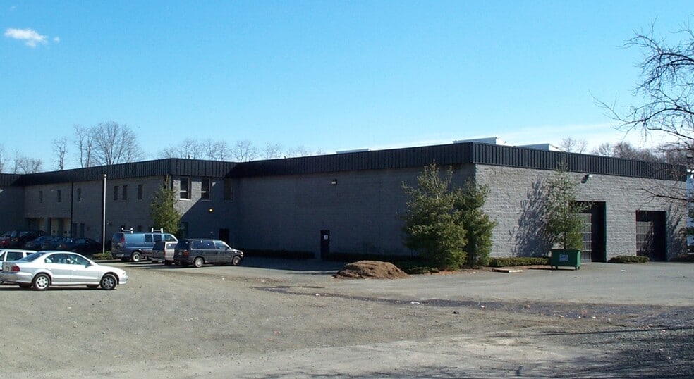 Primary Photo Of 585 N Michigan Ave, Kenilworth Warehouse For Lease