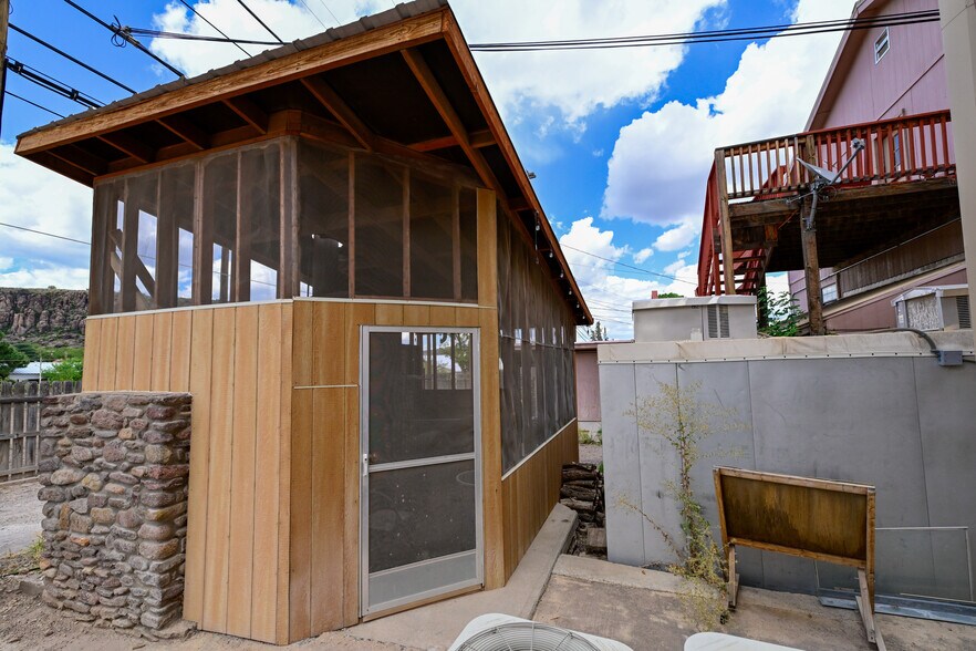 More Photos Of 111 N State St, Fort Davis Hotel For Sale