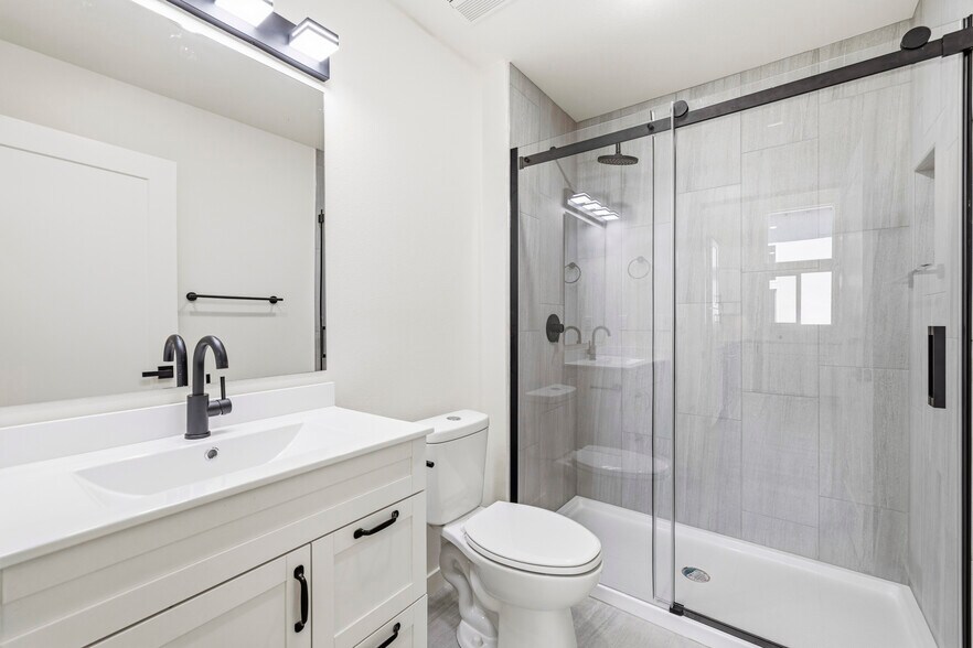 More Photos Of 22320 Itasca St, Chatsworth Apartments For Sale