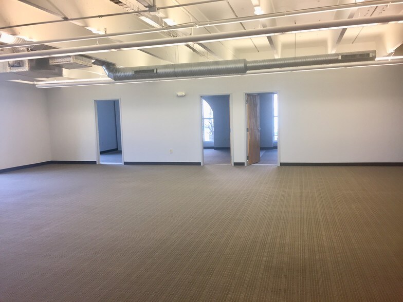 More Photos Of 2135 Ayrsley Town Blvd, Charlotte Freestanding For Lease