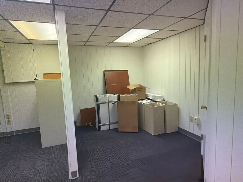 More Photos Of 610 Hamlin Hwy, Lake Ariel Office For Sale