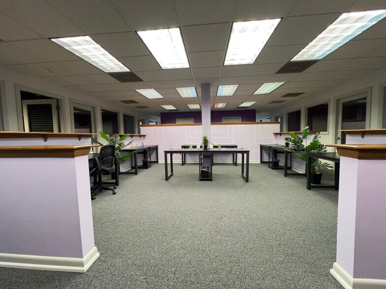 More Photos Of 109 Valley St, Willimantic Flex For Sale