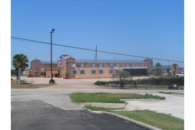 More Photos Of 10630 Commerce Row, Montgomery Restaurant For Lease