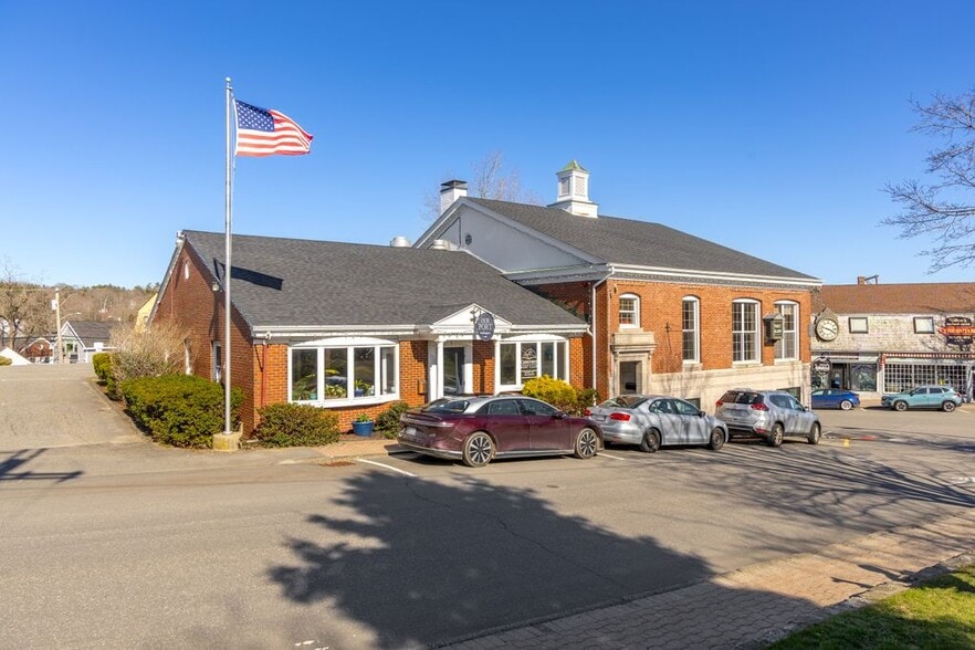 More Photos Of 4 Townsend Ave, Boothbay Harbor Freestanding For Sale