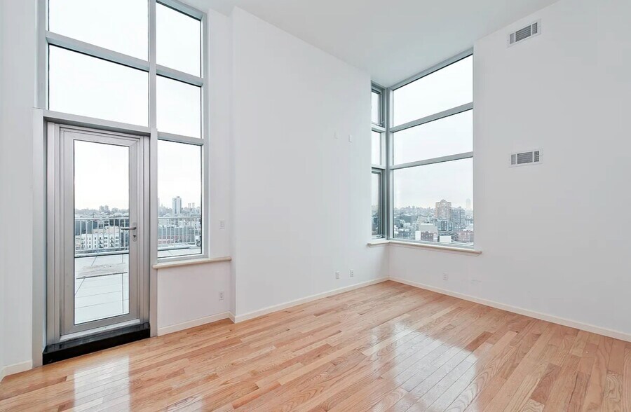 More Photos Of 467 Keap St, Brooklyn Apartments For Sale