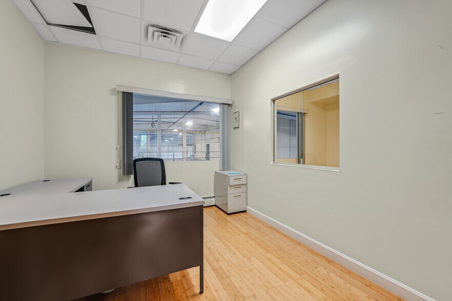 More Photos Of 86 Macarthur Dr, New Bedford Warehouse For Sale