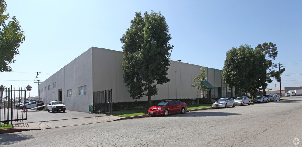 Primary Photo Of 6800-6808 Acco St, Commerce Warehouse For Lease