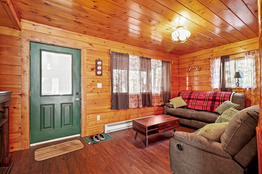 More Photos Of 9933 Bear Creek Blvd, Bear Creek Township Restaurant For Sale