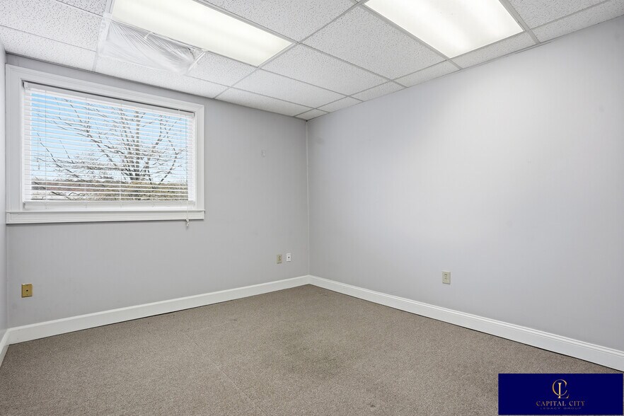 More Photos Of 10115 N Hwy 142, Covington Medical For Lease