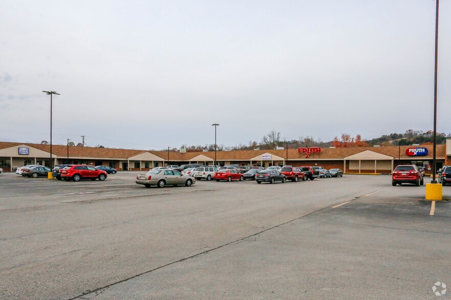 More Photos Of 2-20 Perry Morris Sq, Milton Freestanding For Lease