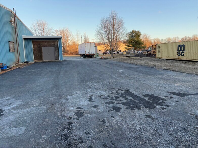 More Photos Of 115 Leonard Dr, Groton Service For Lease