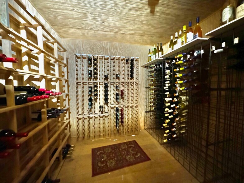 More Photos Of 370 Manor Ln, Jamesport Restaurant For Sale
