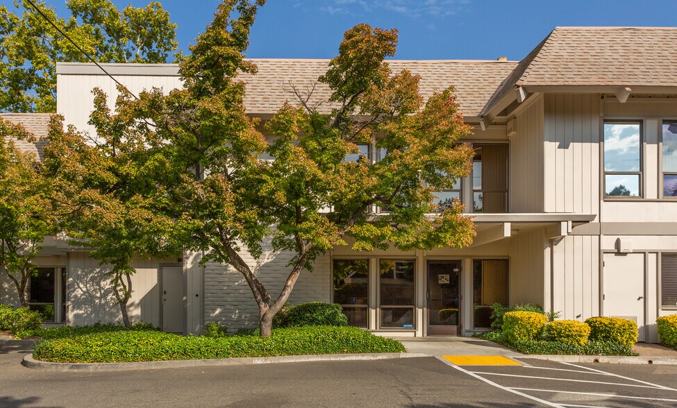 More Photos Of 2650 21st St, Sacramento Medical For Lease