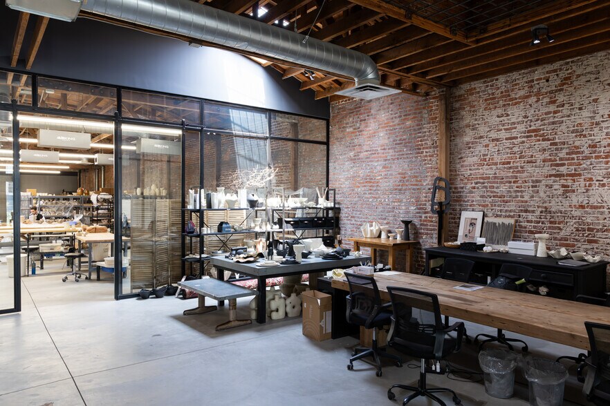 More Photos Of 1005 S Santa Fe Ave, Los Angeles Storefront For Lease