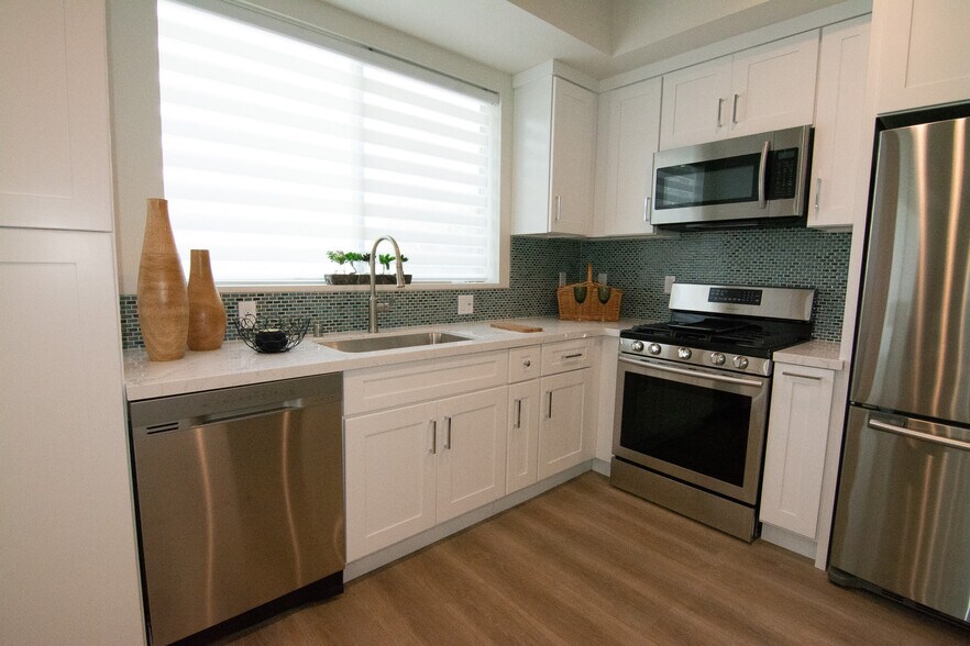 More Photos Of 2006 S Corning St, Los Angeles Apartments For Sale