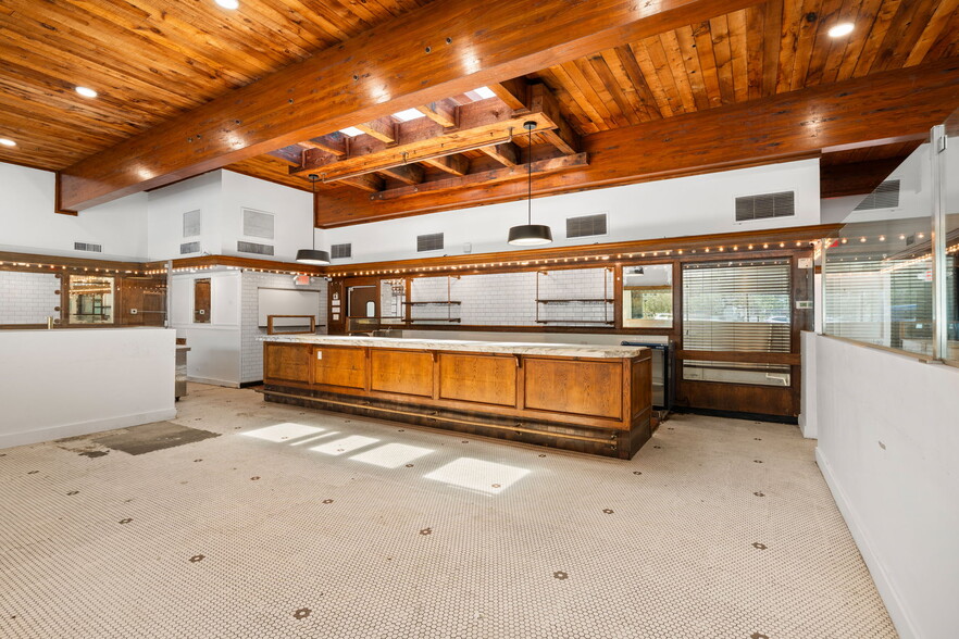 More Photos Of 1586 S Dixie Hwy, Coral Gables Restaurant For Lease