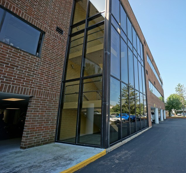 More Photos Of 6 Trafalgar Sq, Nashua Office For Lease