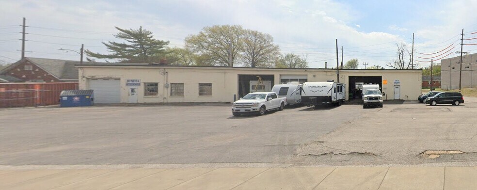 Primary Photo Of 270 Lemay Ferry Rd, Saint Louis Auto Repair For Sale