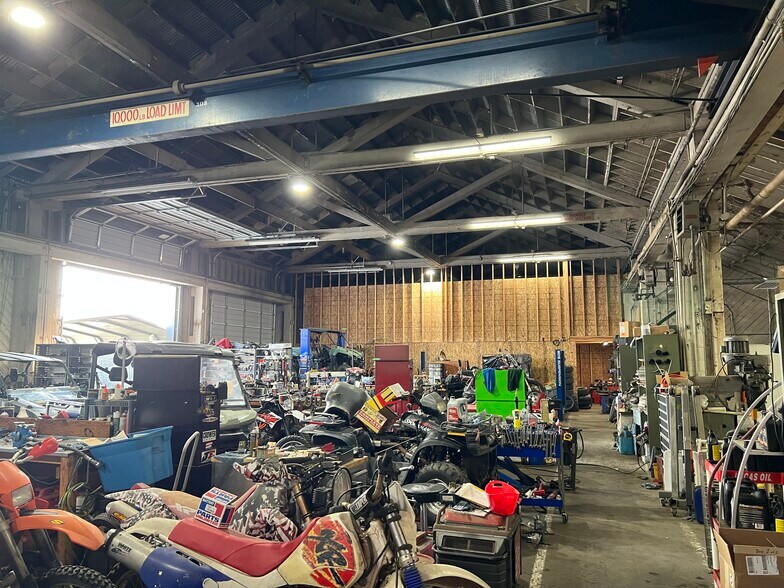 More Photos Of 3990 Broadway St, Eureka Showroom For Sale
