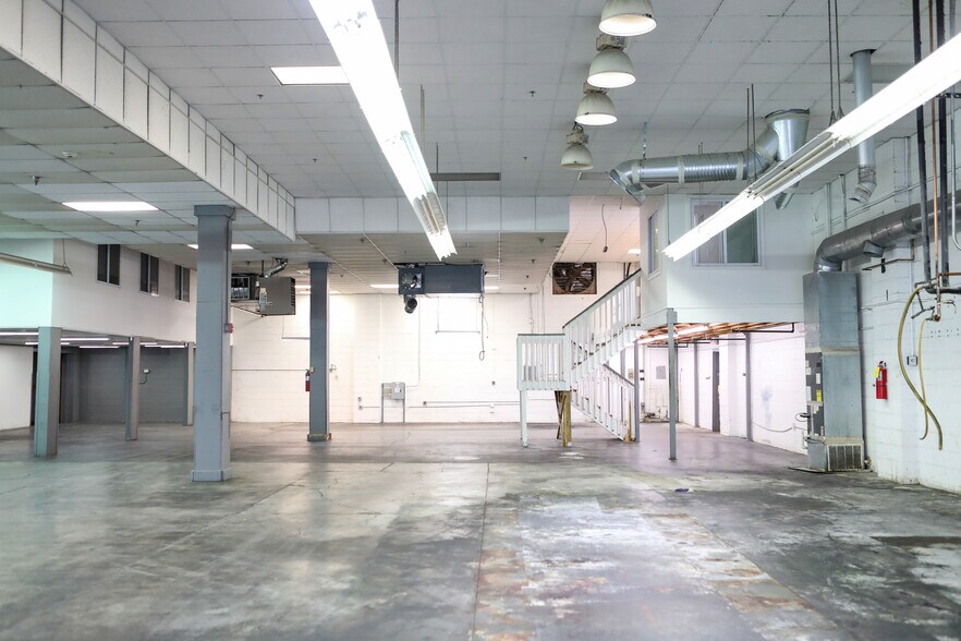 More Photos Of 1210-1212 Menlo Dr NW, Atlanta Warehouse For Sale