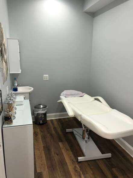 More Photos Of 3272 Main St, Manchester Storefront For Sale