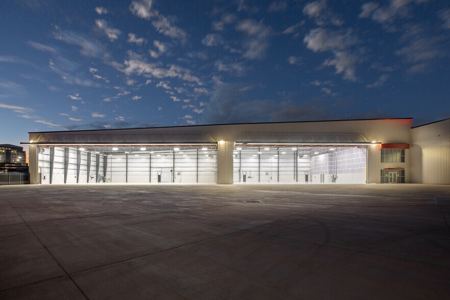 More Photos Of 10440 John Cape Rd, San Antonio Airplane Hangar For Lease