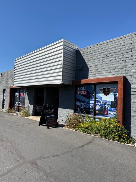 More Photos Of 712 S Hacienda Dr, Tempe Warehouse For Lease