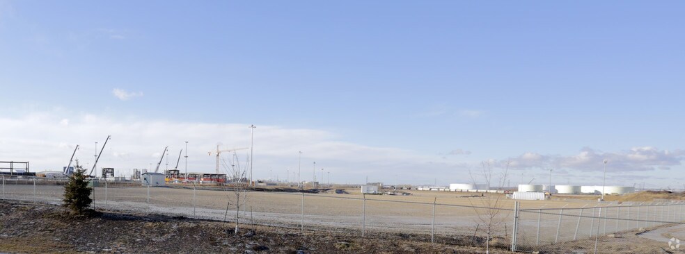 More Photos Of 12504 33 St, Edmonton Land For Lease